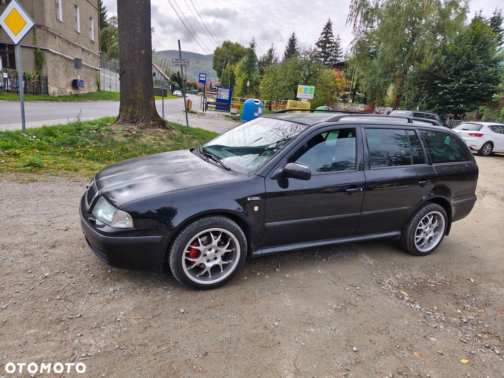 Skoda Octavia 2004 photo 2