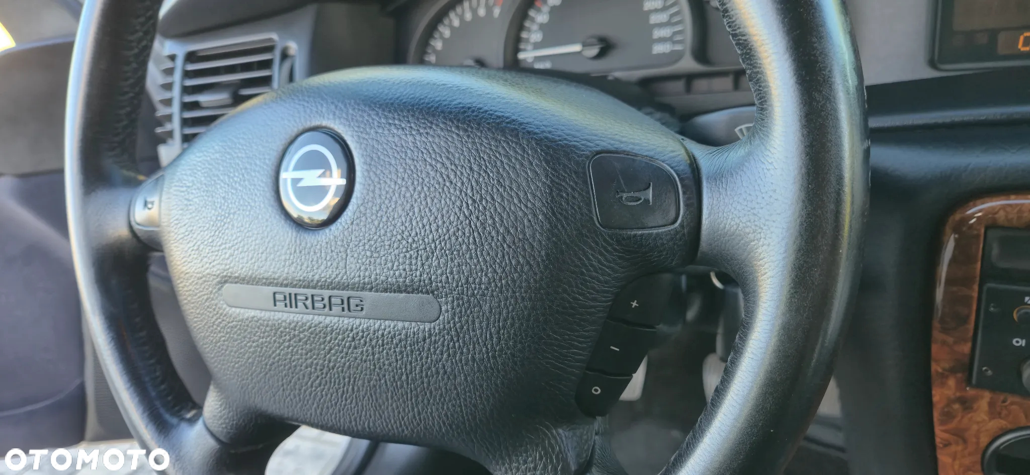 Opel Vectra 2.0 CDX - 22