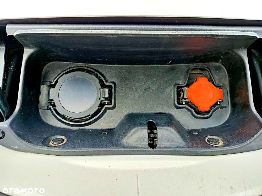 Nissan ENV 200 Maxi - 13