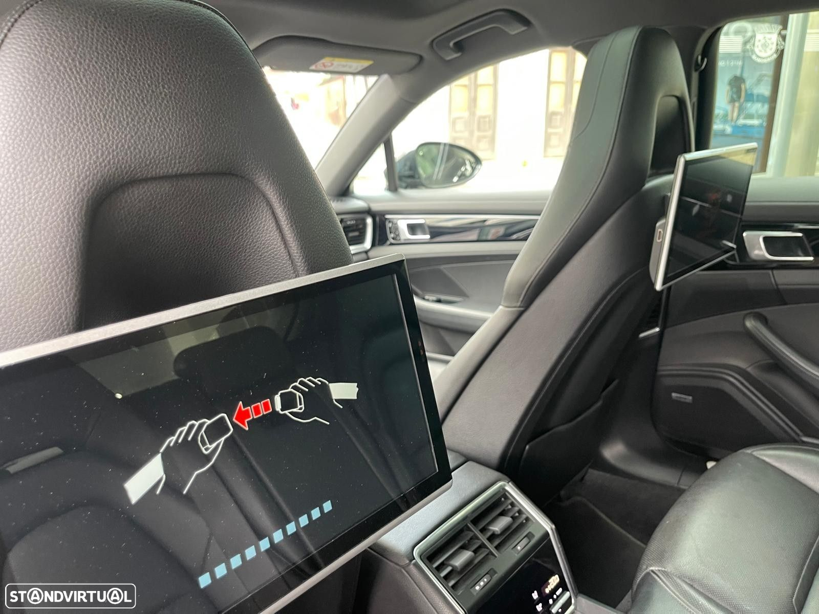 Porsche Panamera Sport Turismo 4 E-Hybrid - 41