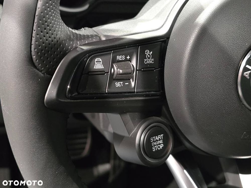 Alfa Romeo Giulia 2.0 Turbo Veloce Q4 - 14