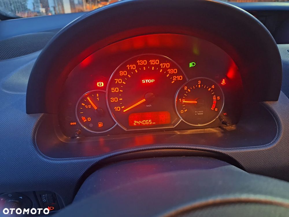 Peugeot 1007 1.4 HDI Trendy - 17