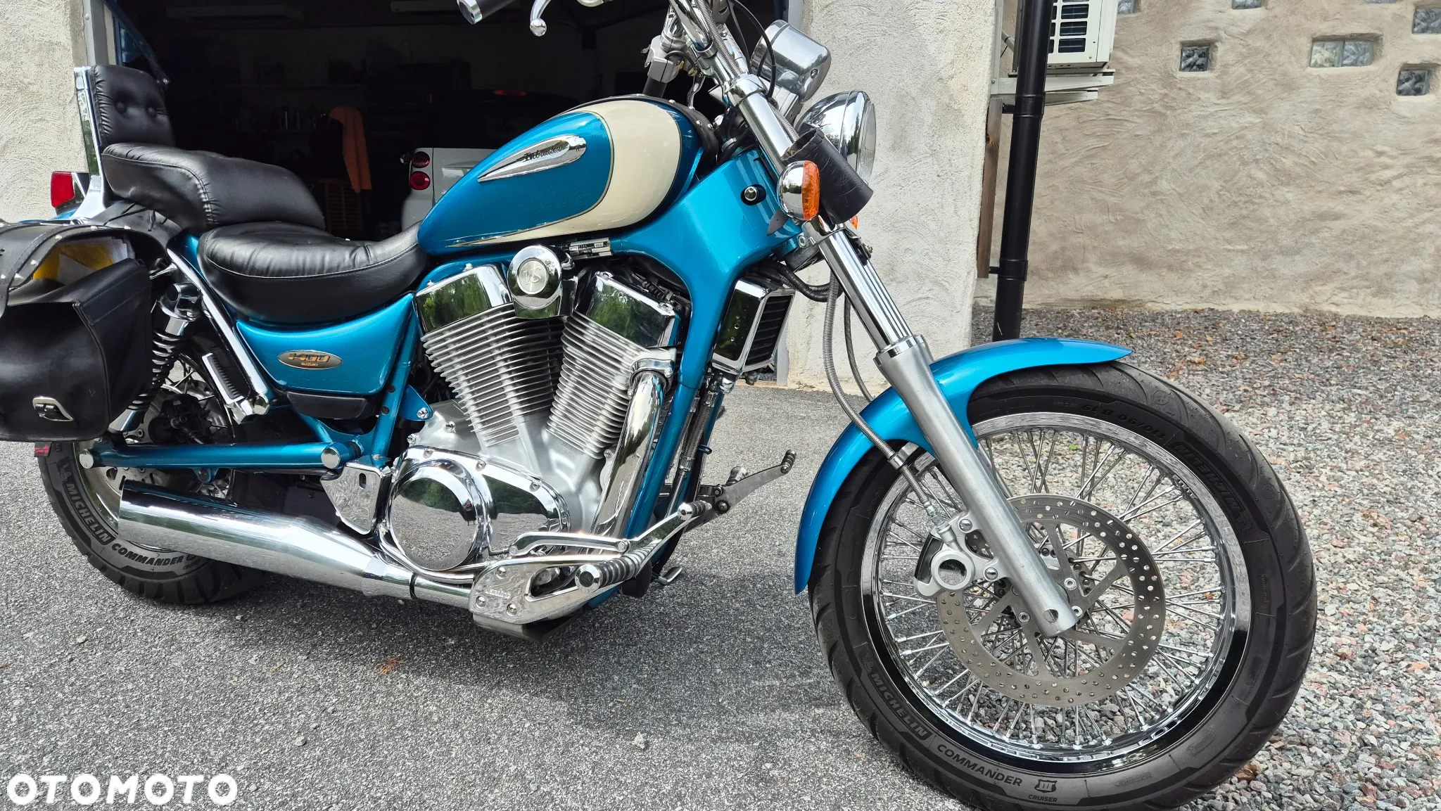 Suzuki Intruder - 8