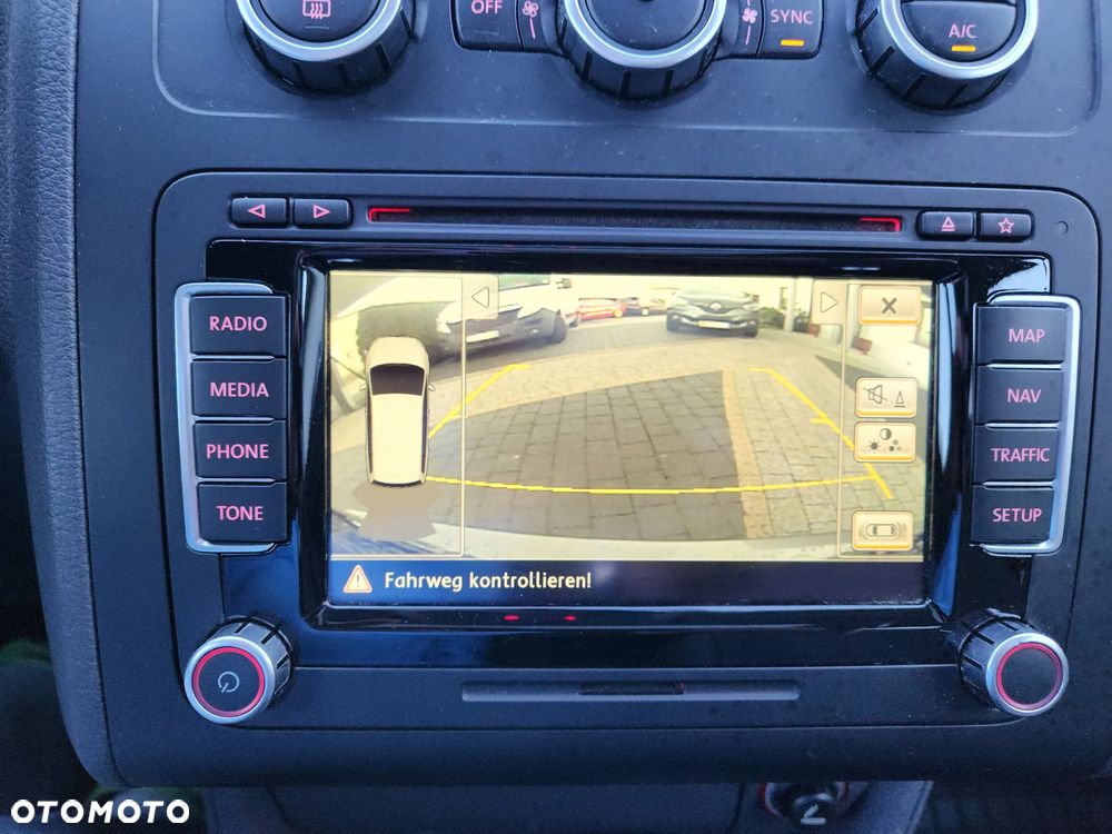 Volkswagen Touran 2.0 TDI Highline - 14