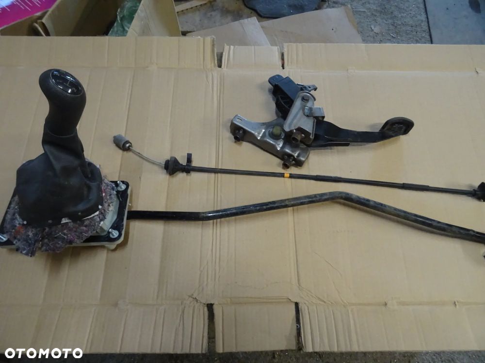 DACIA LODGY DOKKER 1,6 8V LEWAREK WYBIERAK DRAZEK LINKA PEDAL SPRZEGLA SKRZYNIA BIEGOW JH3 084 STAN BDB POLOS LEWA PRAWA CZESCI ROZNE