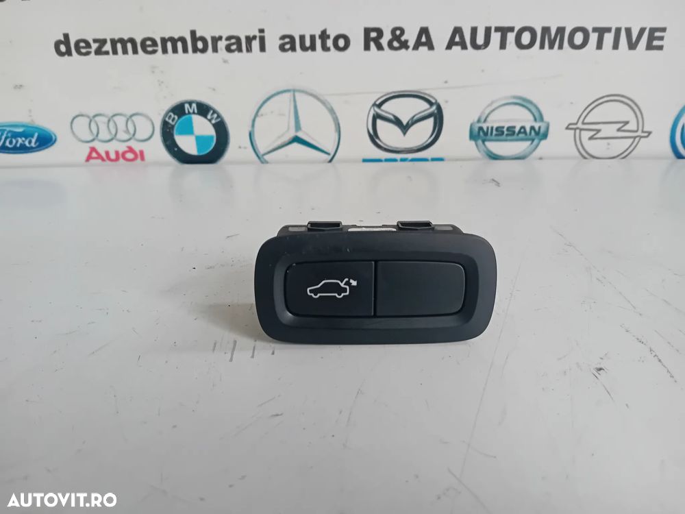 Buton Comanda Inchidere/Deschidere Portbagaj Volvo XC90 XC60 S90 V90 An 2016+ Cod OEM 31376889 - 2