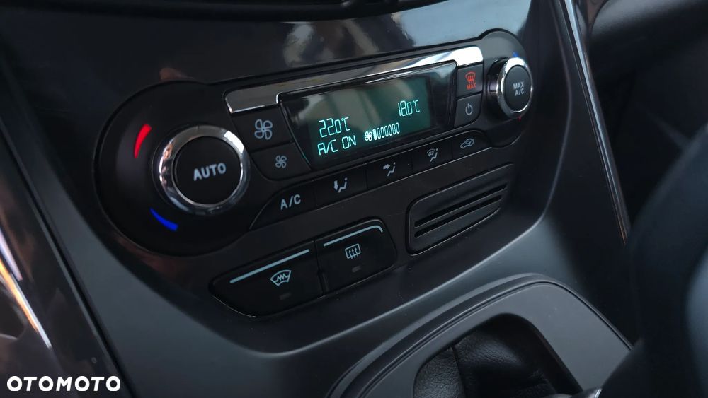 Ford Kuga - 28