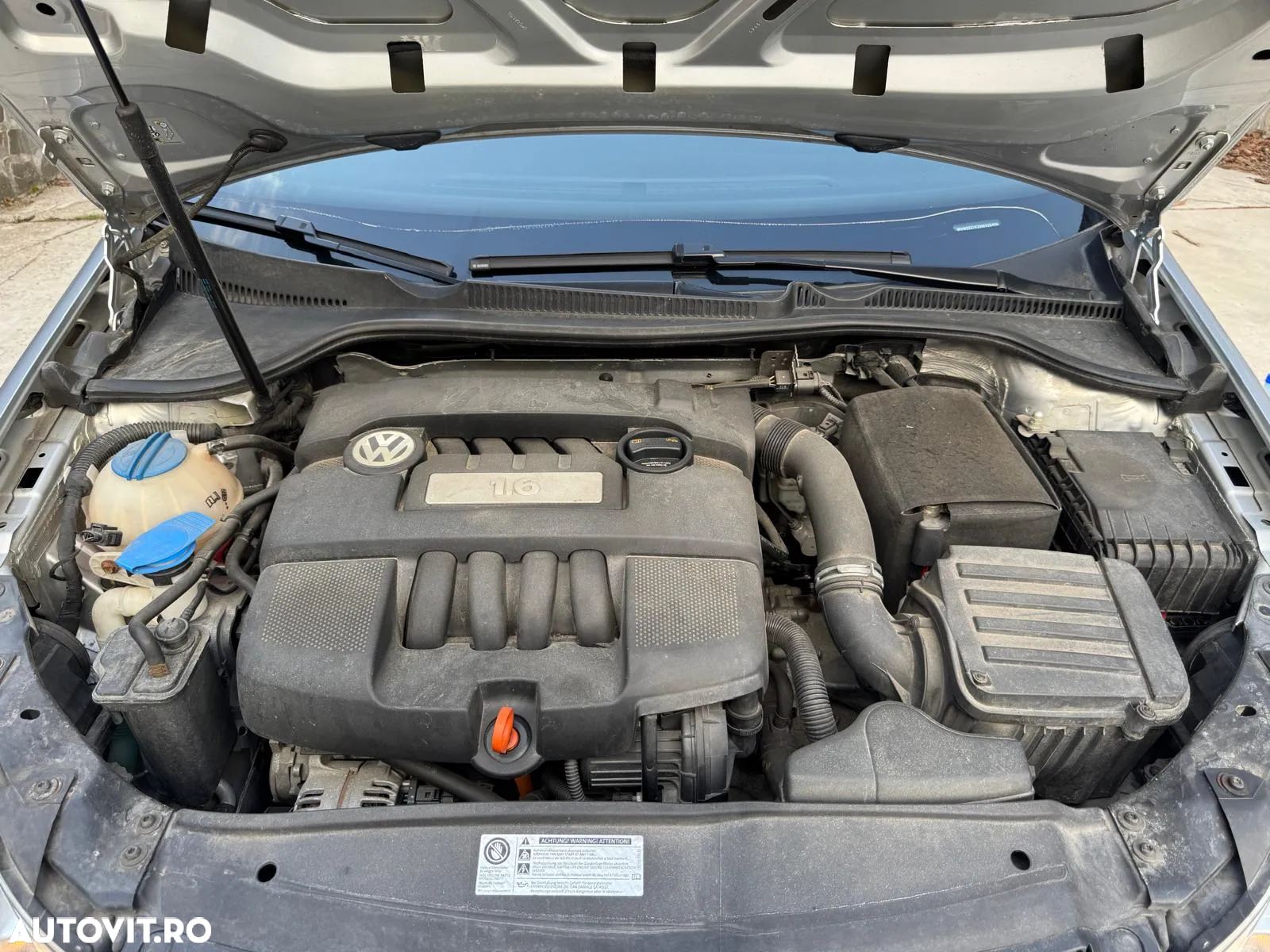 Volkswagen Golf - 8