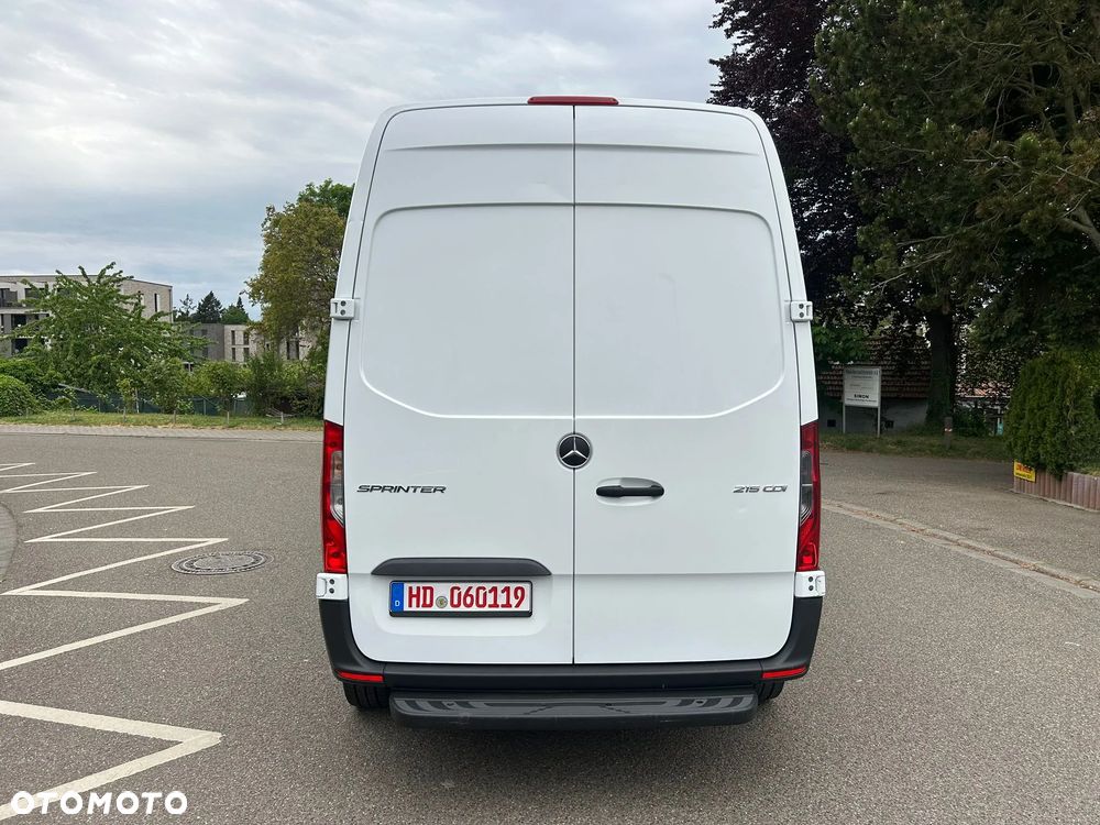 Mercedes-Benz Sprinter - 5