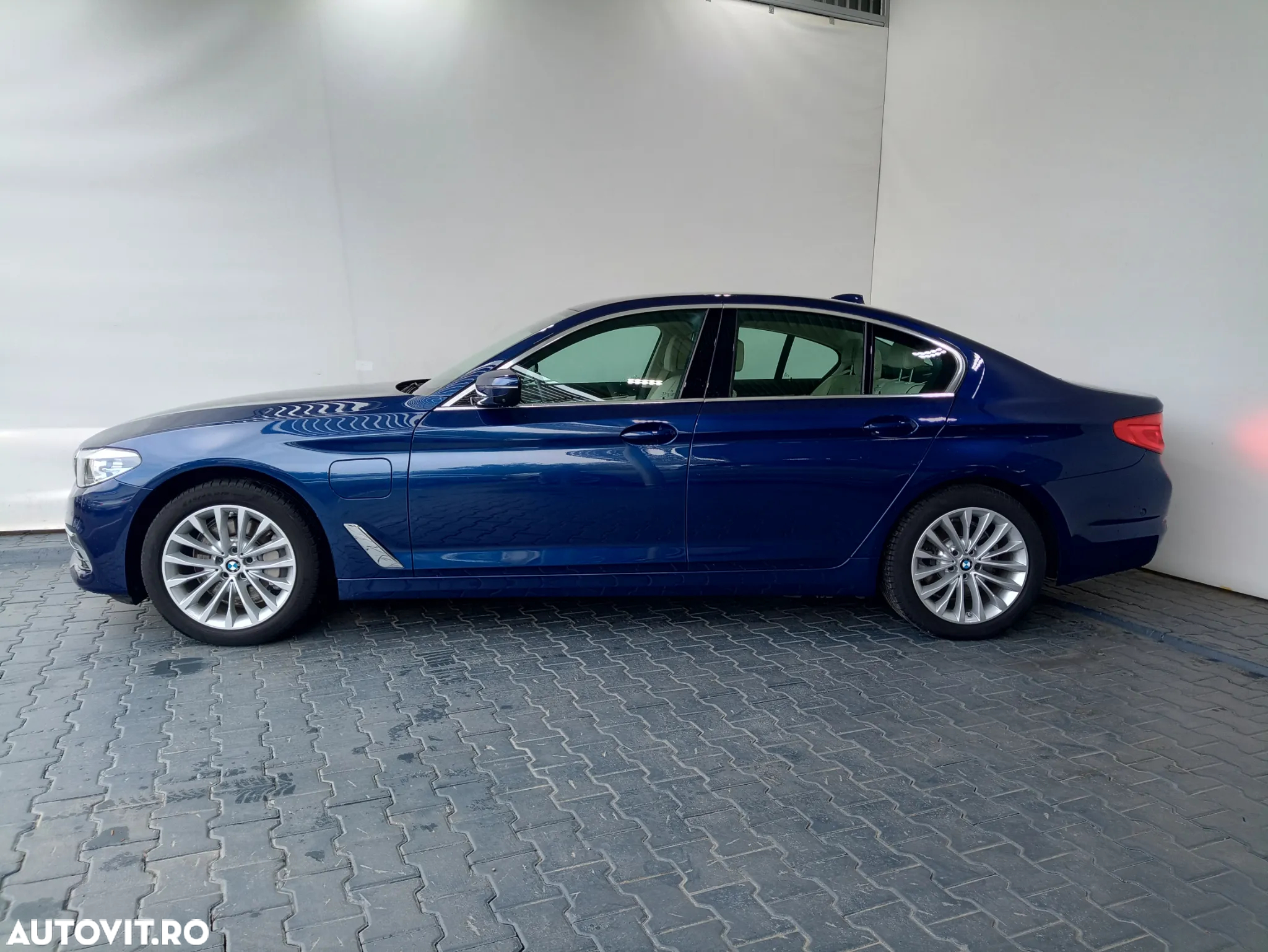 BMW Seria 5 530e iPerformance Aut. - 2