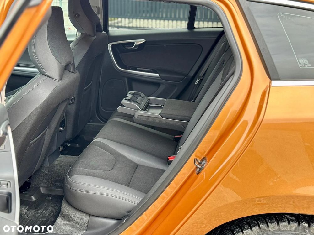 Volvo V60 D3 Geartronic Summum - 18