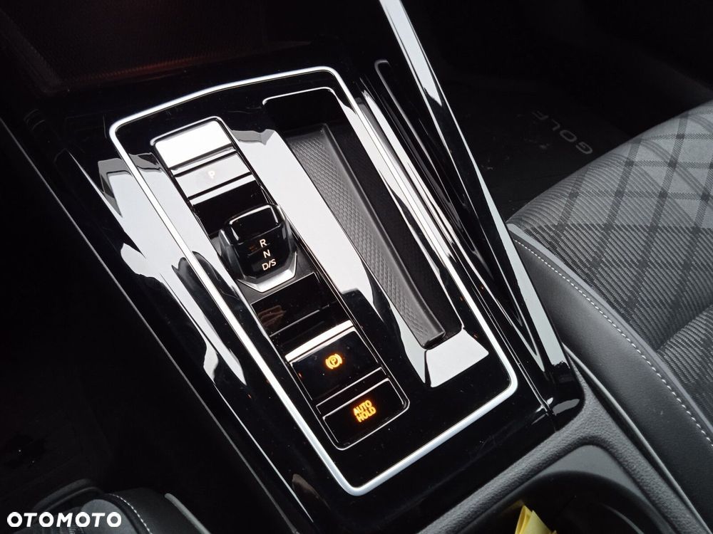 Volkswagen Golf 1.5 TSI R-Line - 24