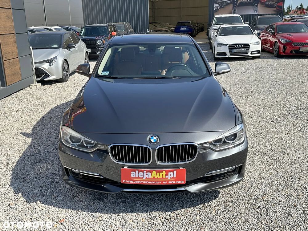 BMW Seria 3 335i xDrive Luxury Line - 11