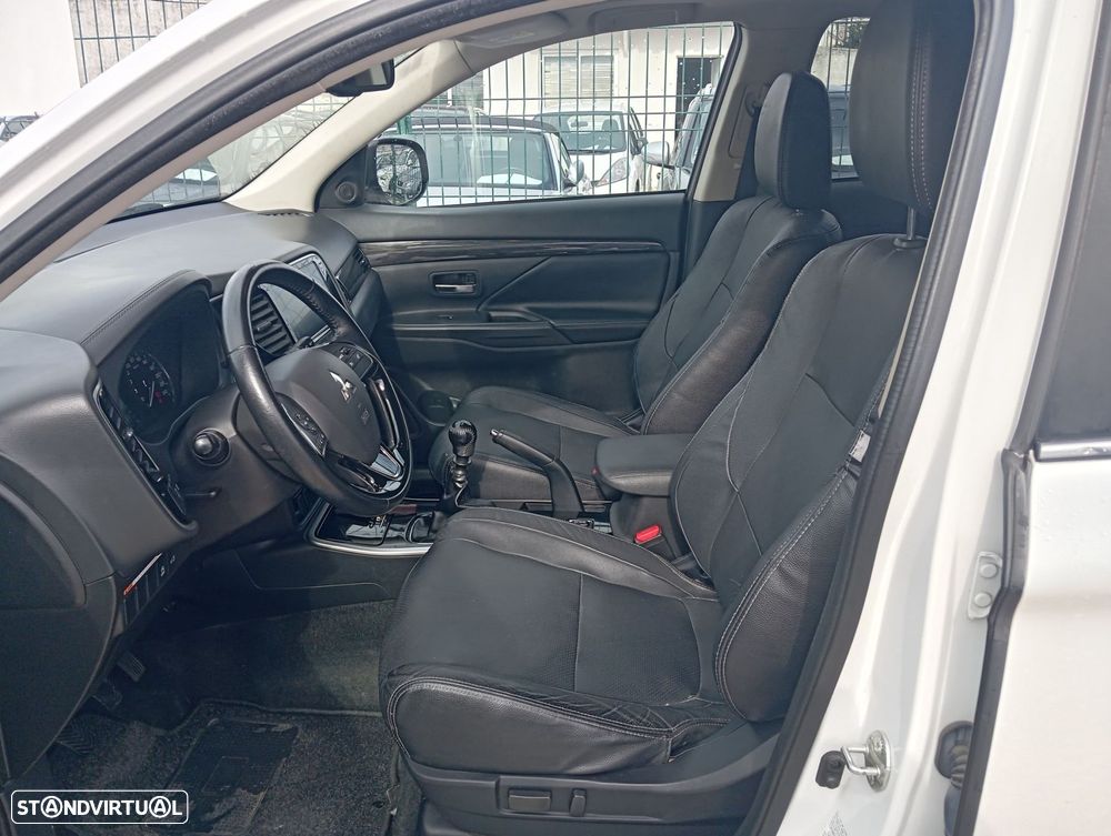 Mitsubishi Outlander 2.2 DI-D Intense - 7
