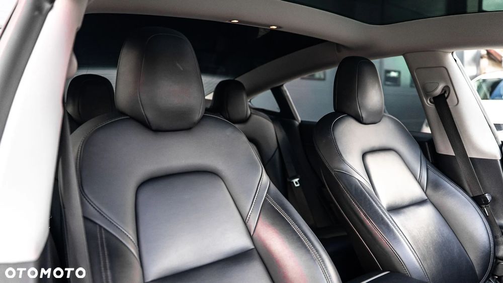 Tesla Model 3 - 11