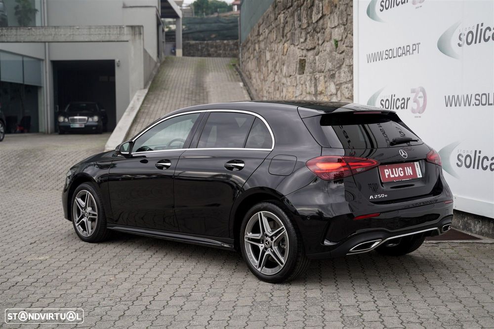 Mercedes-Benz A 250 e AMG Line - 2