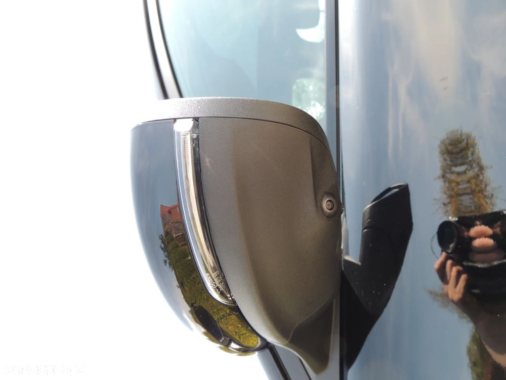 Ford Mustang Mach-E - 23