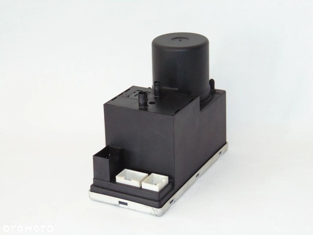 Pompa siłownik centralnego zamka 8L0862257K Audi A3 8L A4 B5 96-03r - 7