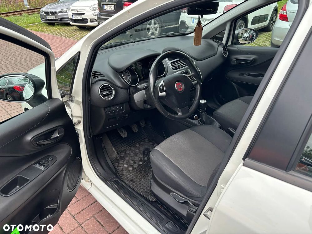 Fiat Punto 1.4 Young - 12