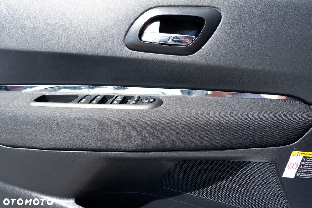 Peugeot 5008 HDI FAP 110 EGS6 Premium - 23