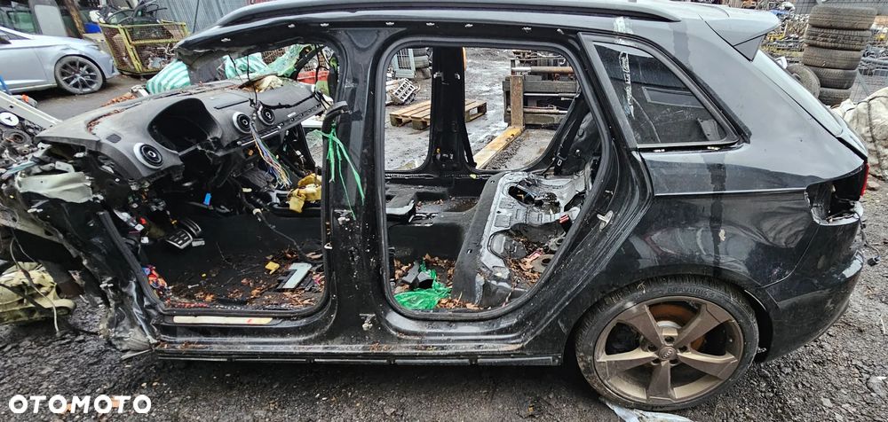 Karoseria goła uszkodzona dokumenty Audi RS3 2.5 - 1