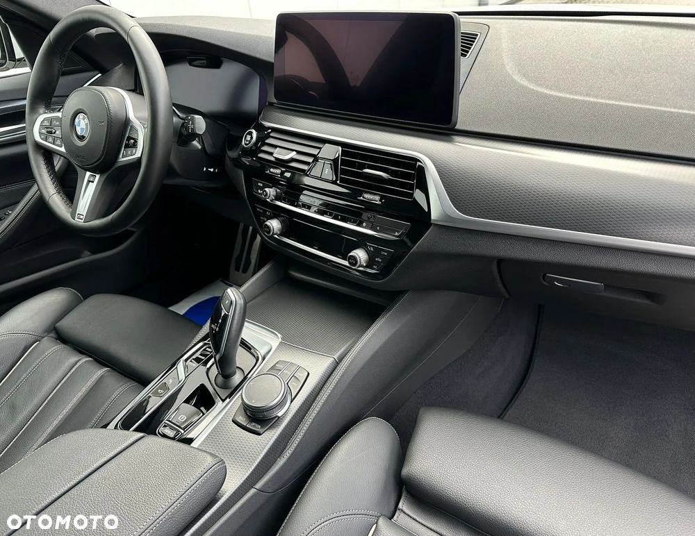 BMW Seria 5 530d xDrive M Sport Edition - 28