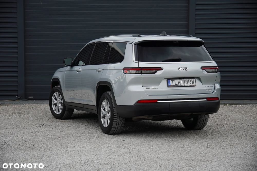 Jeep Grand Cherokee - 16