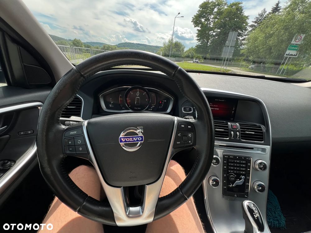 Volvo XC 60 D4 AWD Summum - 11