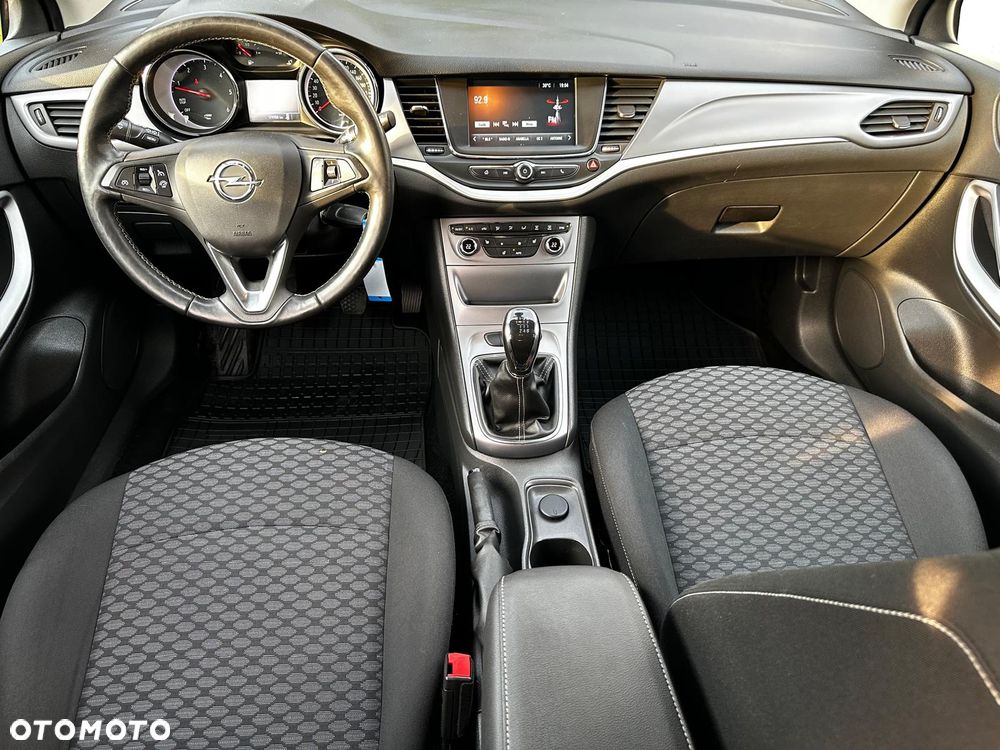 Opel Astra 1.6 D (CDTI) Dynamic - 11