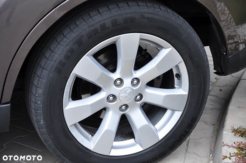 Mitsubishi Outlander - 9