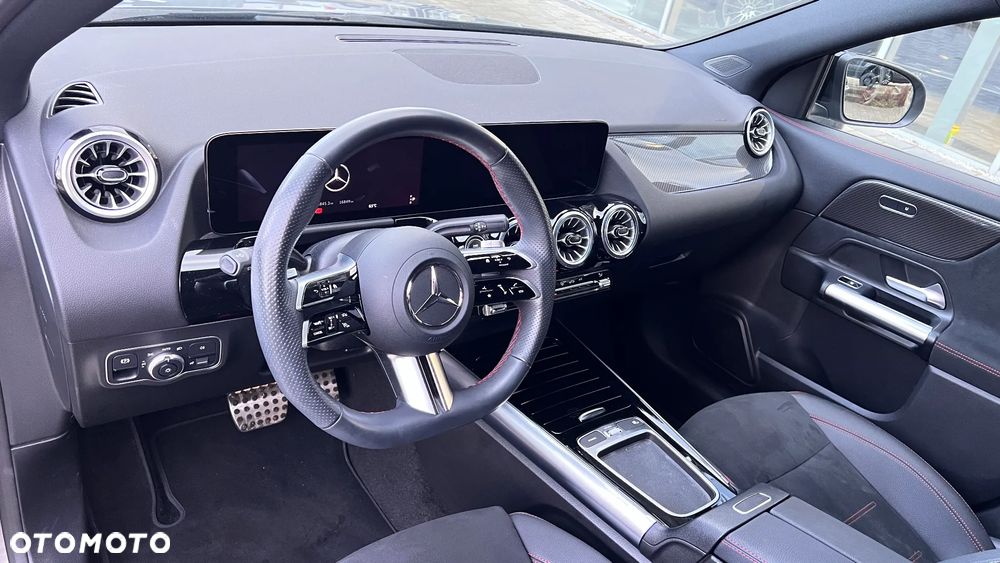 Mercedes-Benz GLA 200 AMG Line - 11