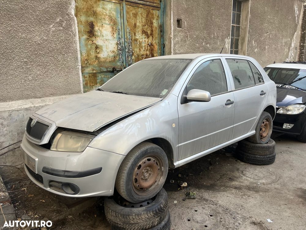 Dezmembrez Skoda Fabia 1 facelift gri argintiu 2006 1,2 benzina - 4