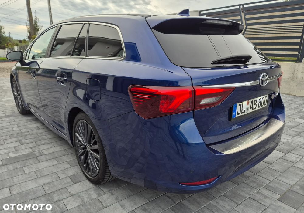 Toyota Avensis 1.8 Premium - 4