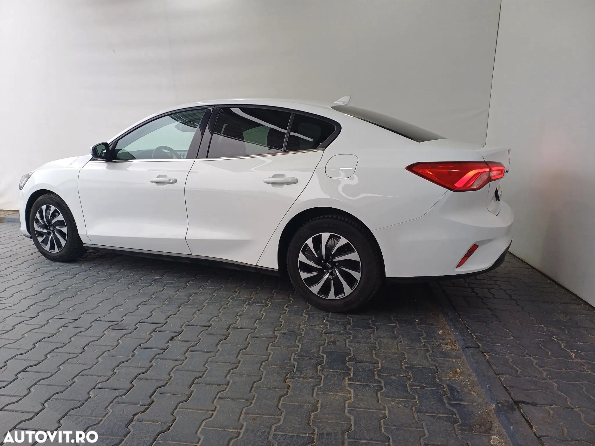 Ford Focus 1.0 EcoBoost Titanium Business - 3
