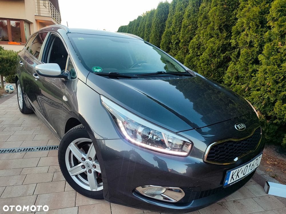 Kia Ceed - 12