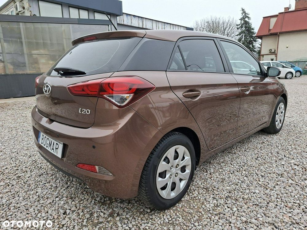 Hyundai i20 1.4 Classic + - 8