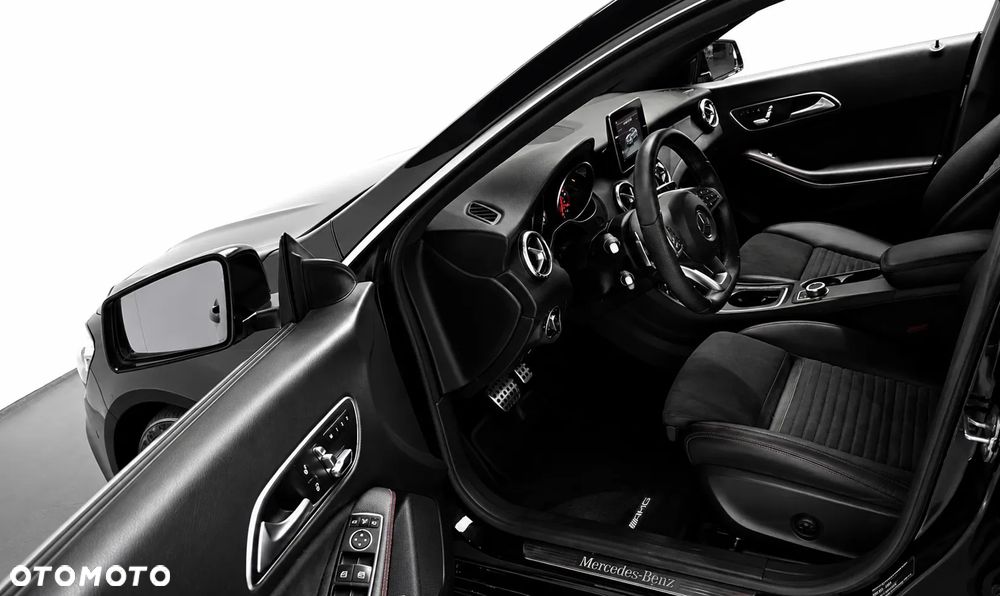 Mercedes-Benz CLA 250 AMG Line 7G-DCT - 17
