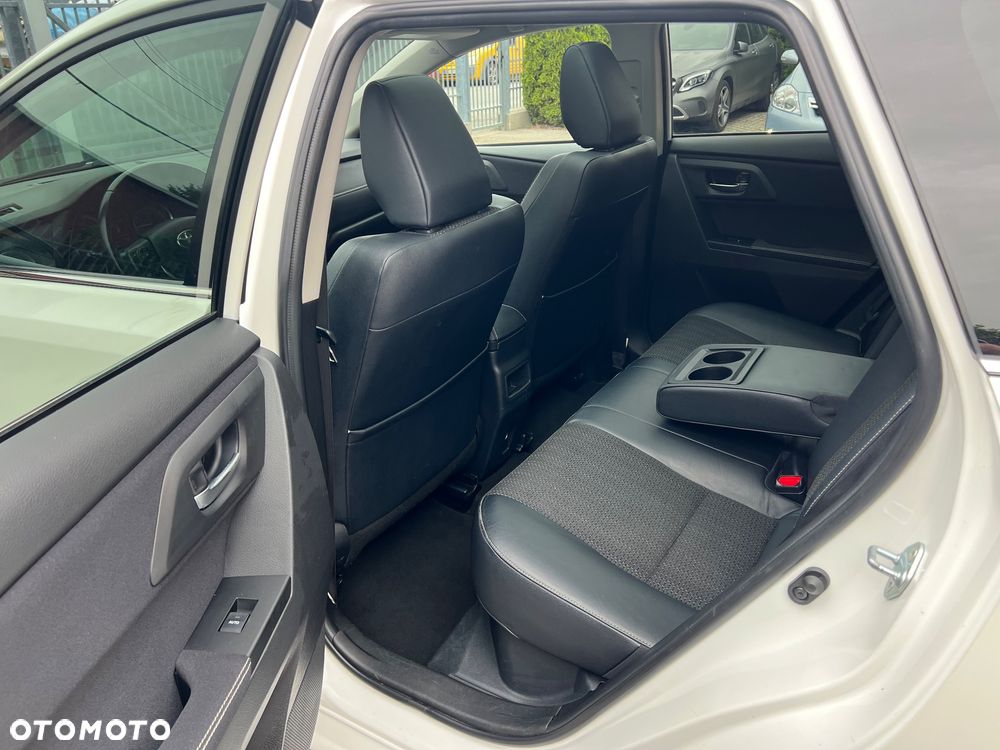 Toyota Auris 1.8 HSD Luna - 18