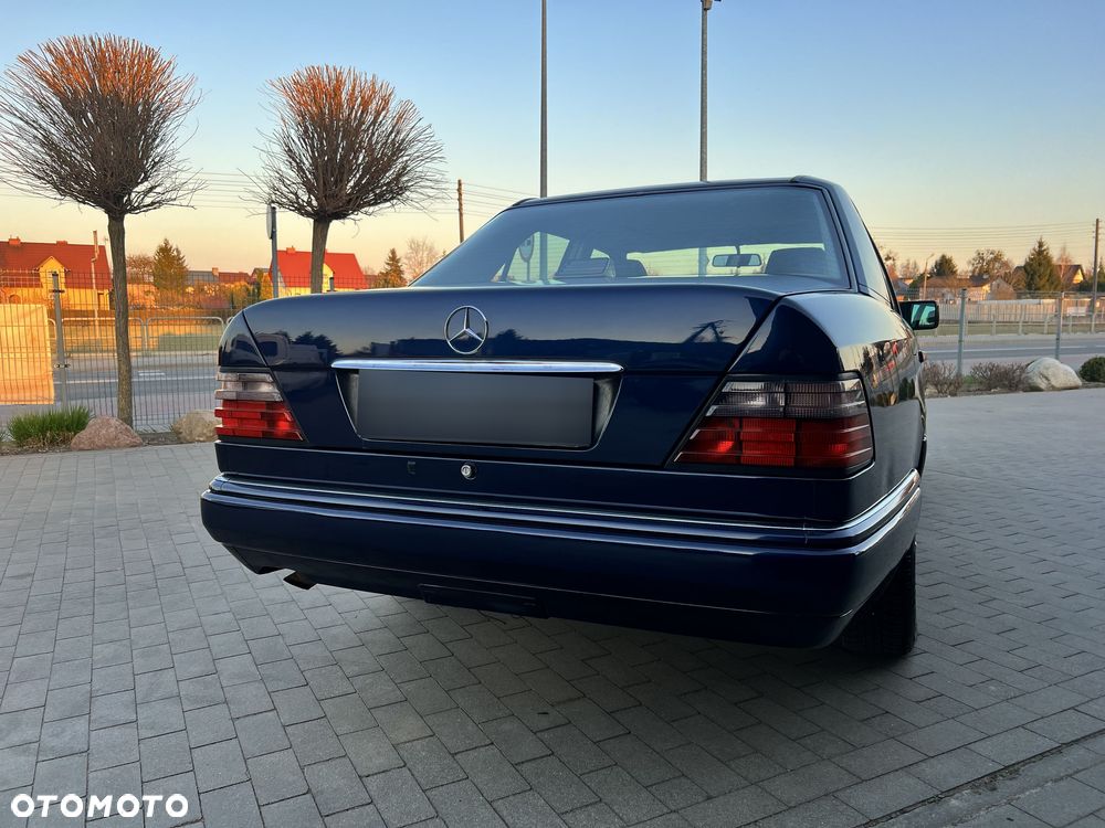 Mercedes-Benz Klasa E 260 - 5