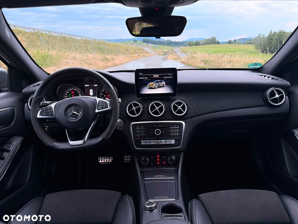 Mercedes-Benz Klasa A 180 7G-DCT AMG Line - 24