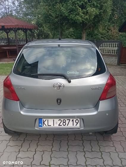 Toyota Yaris - 4