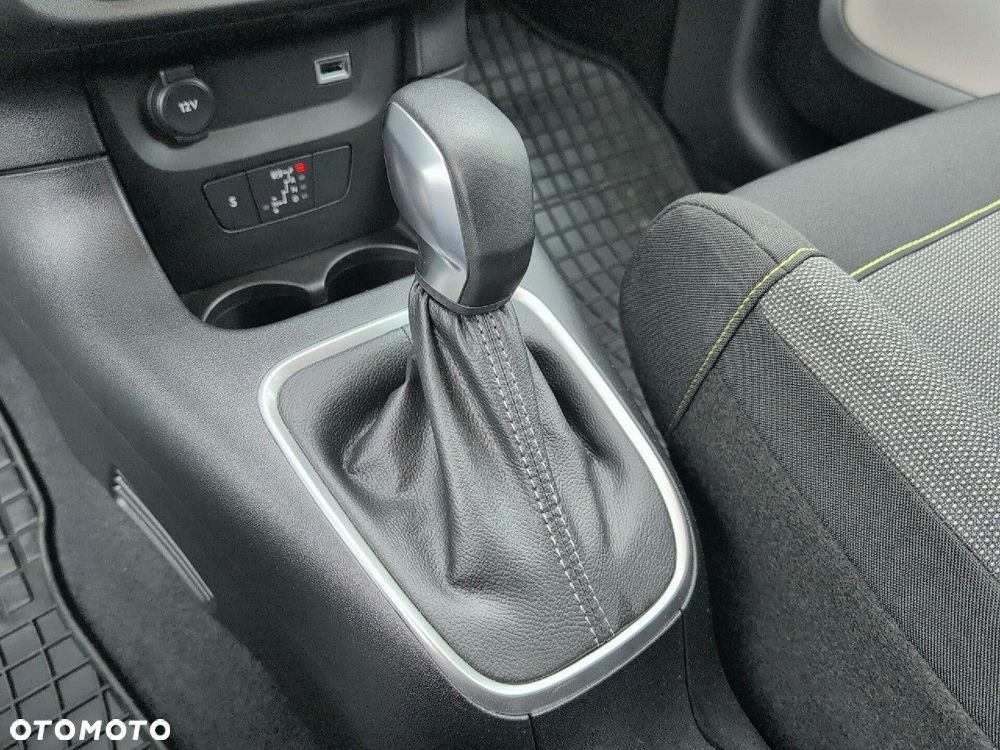 Citroën C3 1.2 PureTech Shine EAT6 - 17