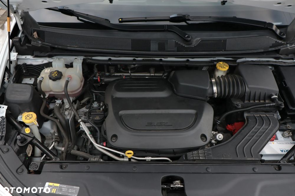 Chrysler Pacifica - 5