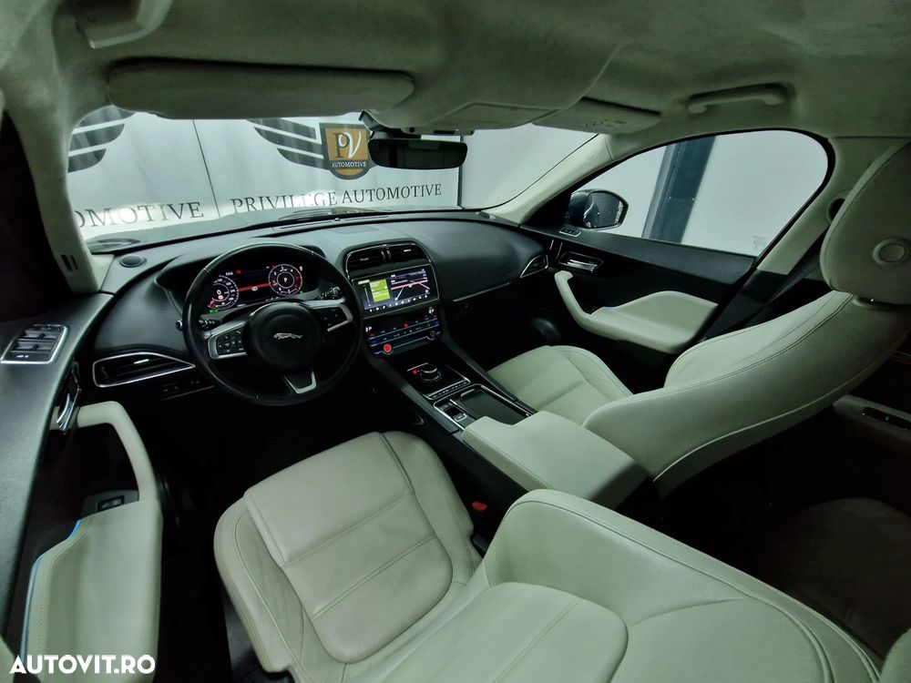 Jaguar F-Pace 20d AWD Aut. Prestige - 23