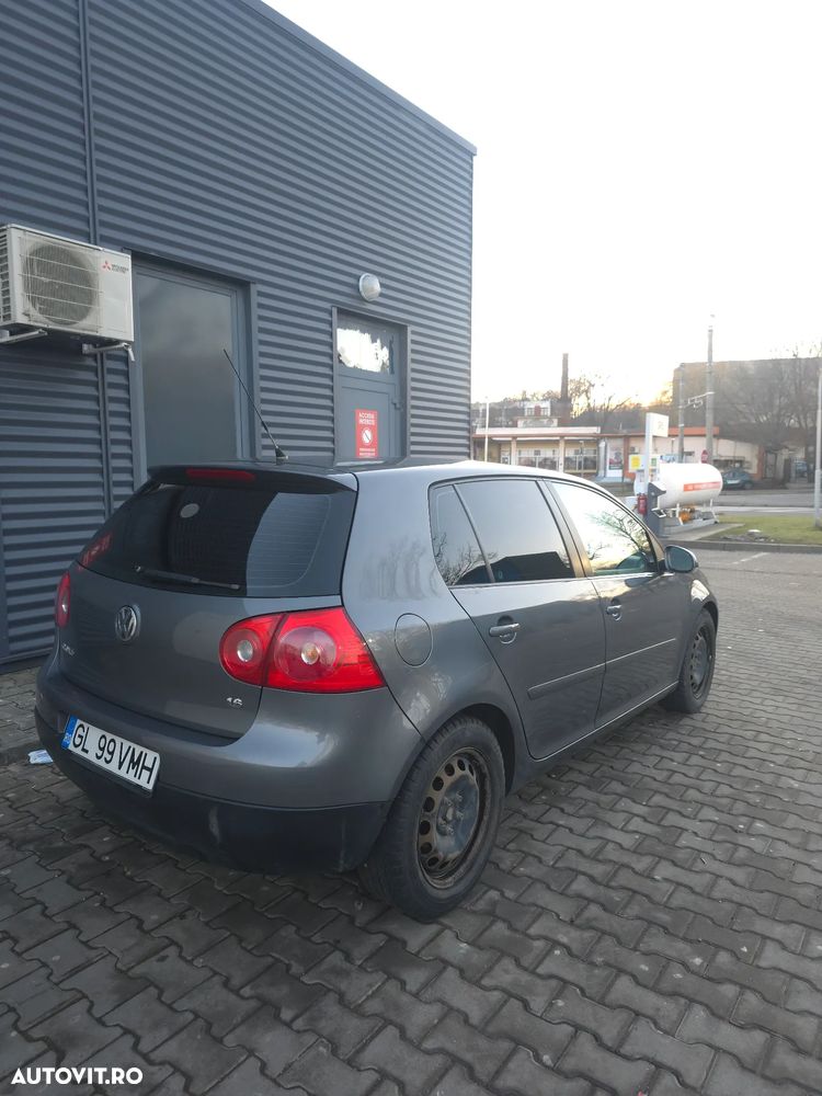 Volkswagen Golf - 6