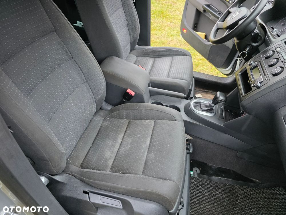 Volkswagen Touran 1.6 FSI - 11