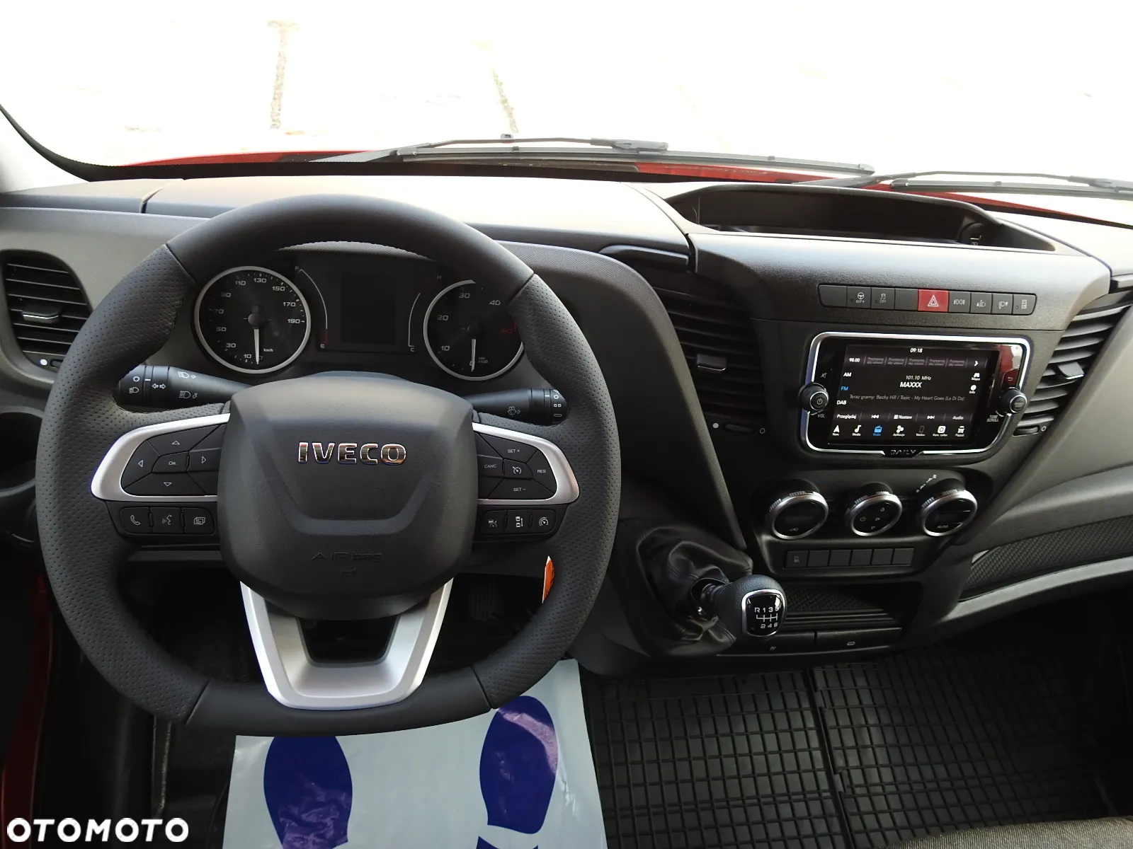 Iveco DAILY NOWY 35S18 CONNECT PLANDEKA 10 PALET WEBASTO KLIMATYZACJA TEMPOMAT NAWIGACJA LEDY ASO  180KM [ 500249 ] - 30