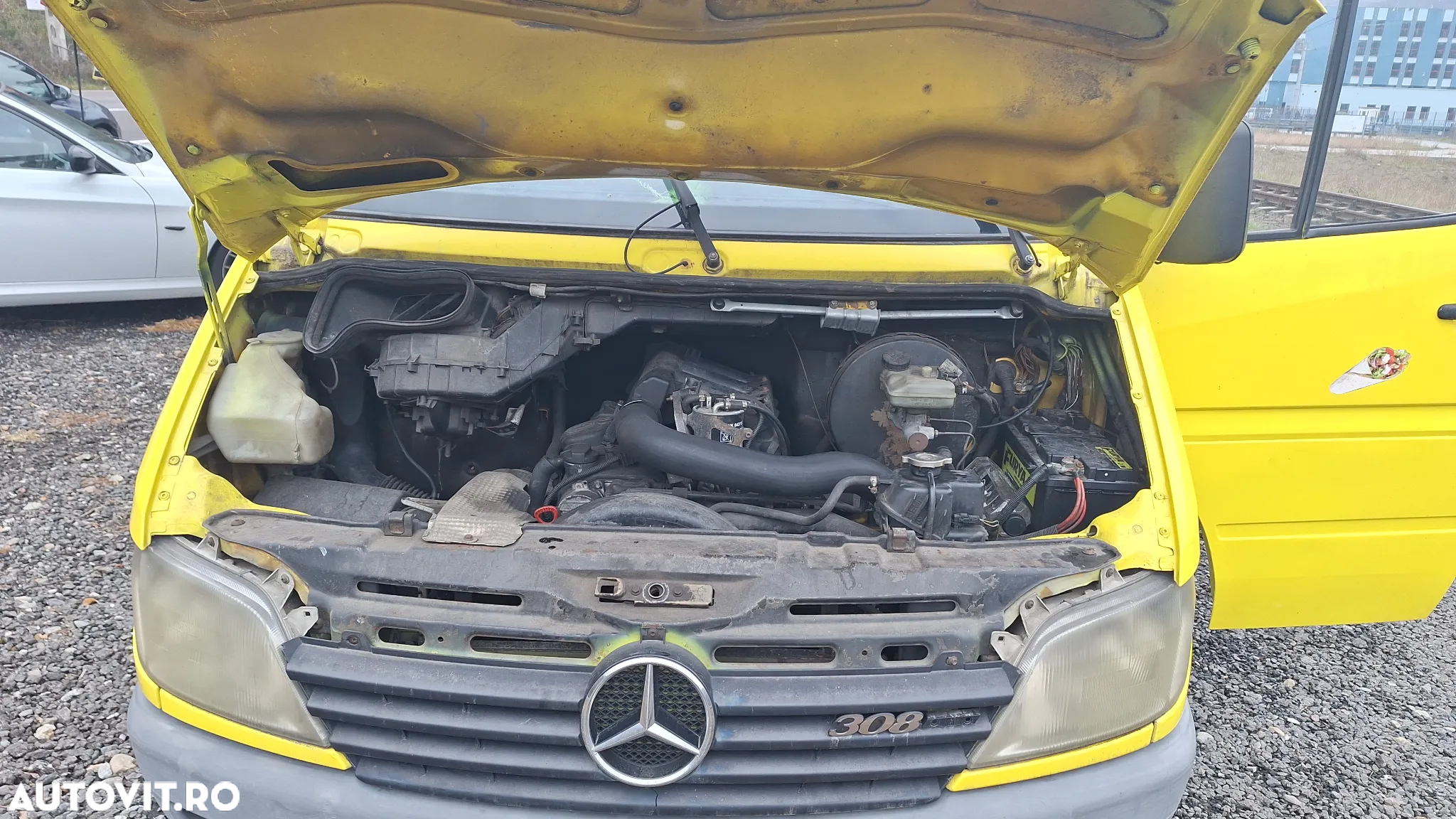 Mercedes-Benz Sprinter - 13