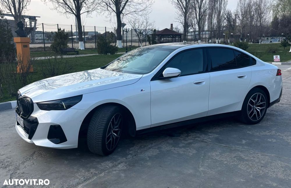 BMW Seria 5 520i Aut. - 2