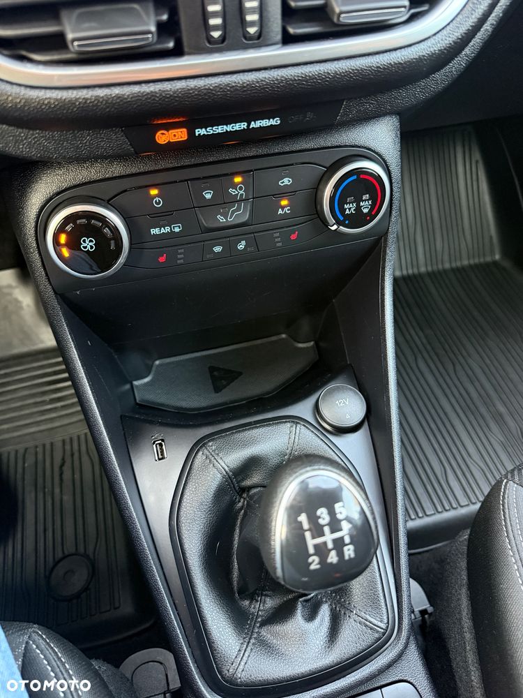 Ford Fiesta 1.1 Titanium - 33